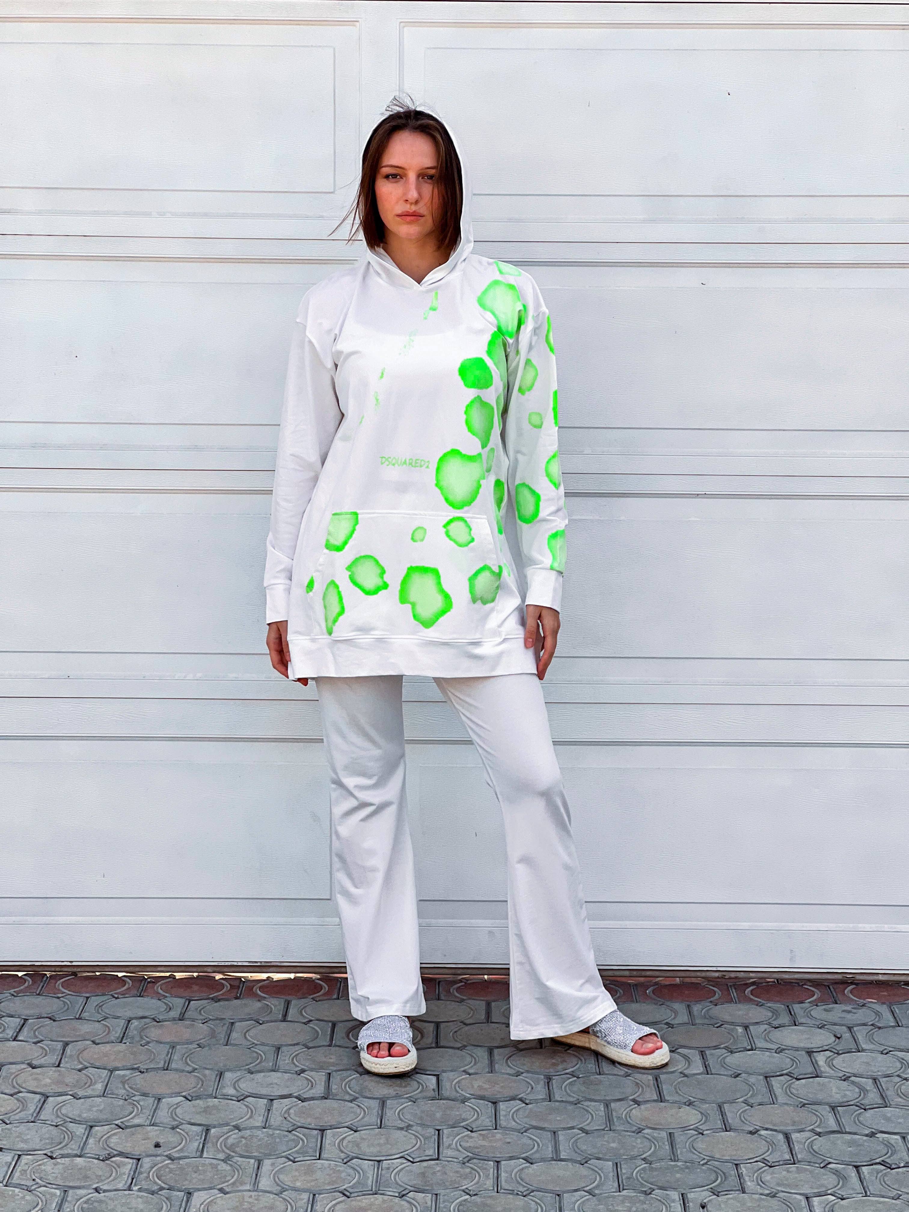 White x green milton printed sweat shirt chest & sleeves s24145