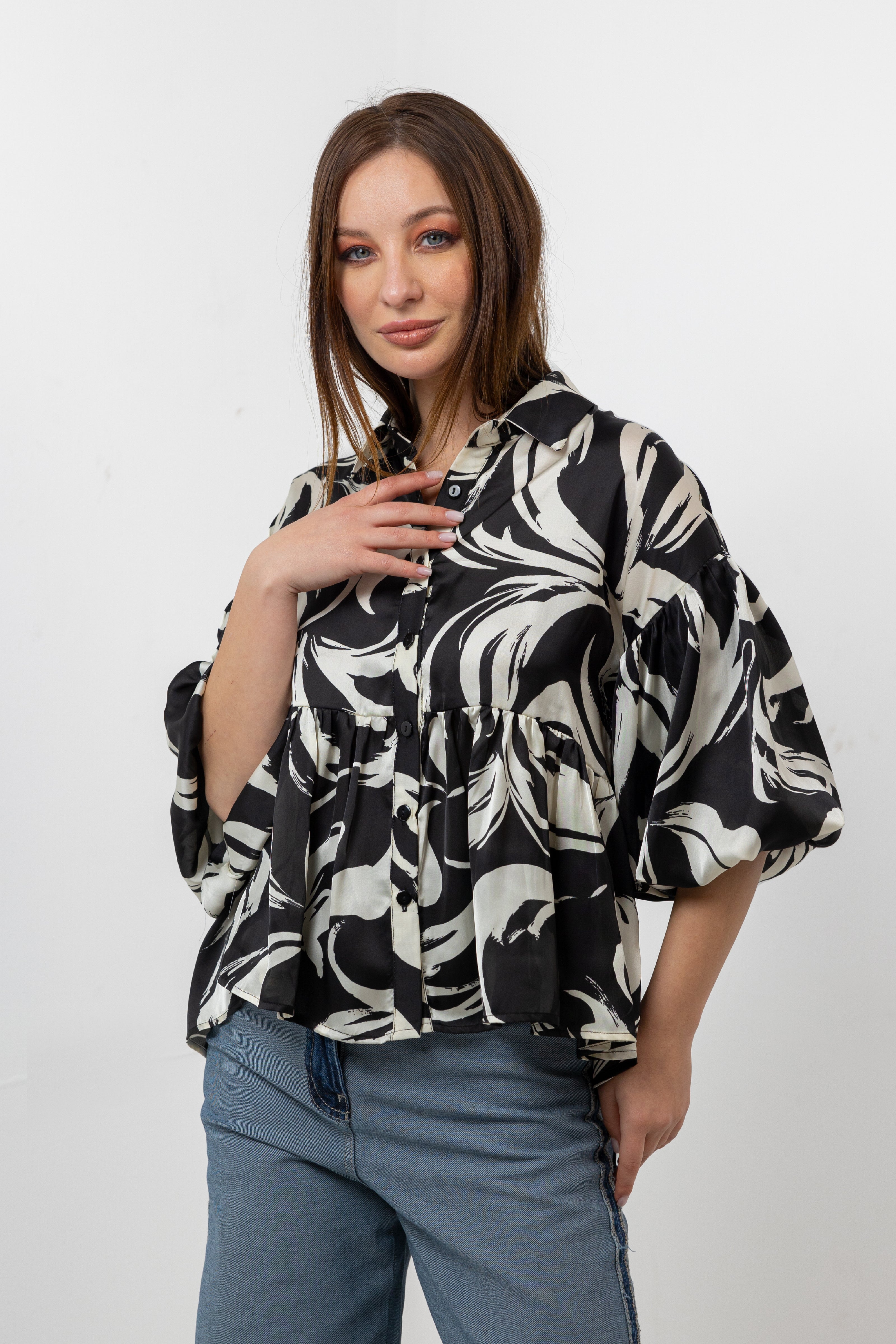 BLACK SATIN SHORT PRINTED BLOUSE S24048